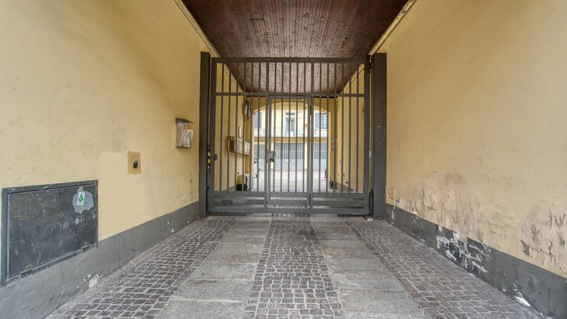 Dieghouse - Monolocale Con Cortile In Corte Lombarda Vicino Al Centro Monza